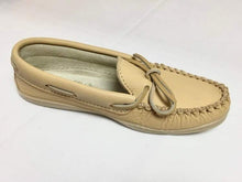 Load image into Gallery viewer, Laurentian Chied Women&#39;s Moccasins - Natural Moose Hide
