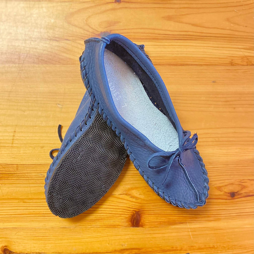 Hides in Hand - Moccasins w/ sole - Blue